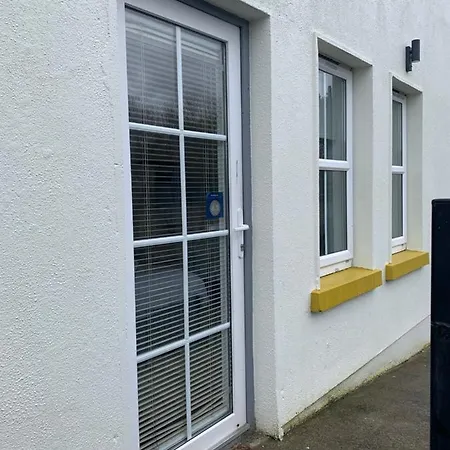 Isserkelly House *