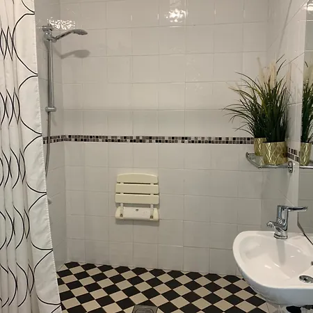 Isserkelly House بيت خشبي *