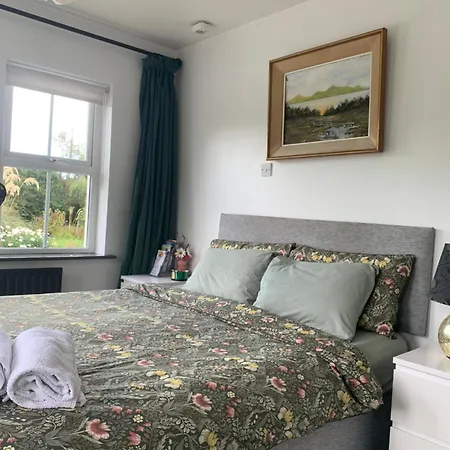 Lodge Isserkelly House