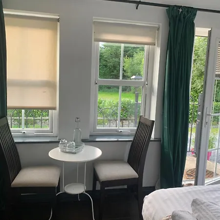 Isserkelly House Hytte *
