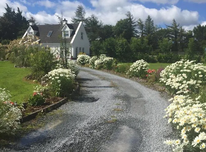 Lodge Isserkelly House *