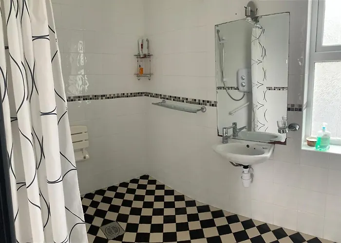 Lodge Isserkelly House