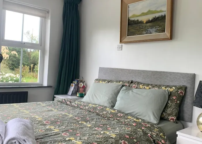 Lodge Isserkelly House