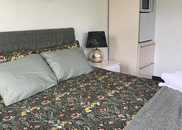 Lodge Isserkelly House *